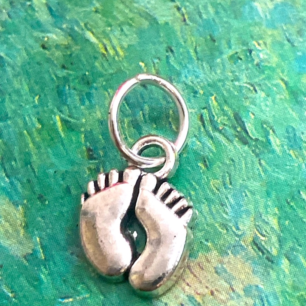 5/$10❤️❤️❤️NEW TIBETAN SILVER TOES IN SAND CHARM PENDANT